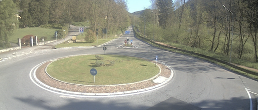 La rotonda di Ganna: la 233 è tornata percorribile (foto webcam Centro Geofisico Prealpino) La rotonda di Ganna: la 233 è tornata percorribile (foto webcam Centro Geofisico Prealpino)