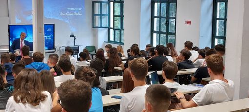 Al via il nuovo Anno accademico alla Liuc. Ottocento le matricole di laurea Triennale e Magistrale Al via il nuovo Anno accademico alla Liuc. Ottocento le matricole di laurea Triennale e Magistrale