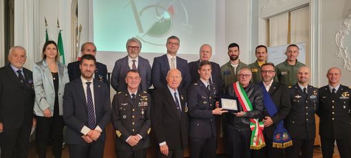 L’autore del logo del centenario dell’Aeronautica militare premiato a Villa Recalcati