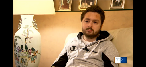 Nicolò Maja in tv: «Una fortuna essere qui, vado avanti con la forza che mia mamma e mia sorella mi davano e mi danno»