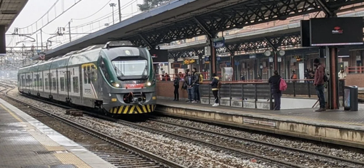 Saronno, rapinato 14enne in stazione. Minacciato e lasciato senza giacca Saronno, rapinato 14enne in stazione. Minacciato e lasciato senza giacca