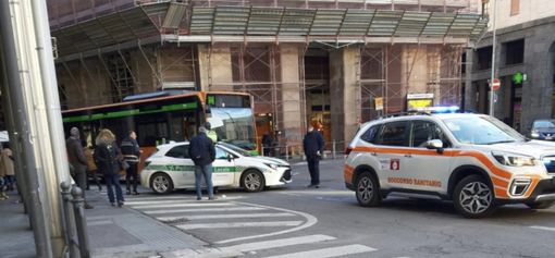 I soccorsi in piazza Monte Grappa