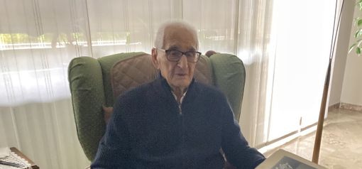 ll cavalier Monoli, quasi 101 anni e un desiderio: «Io vado a votare» ll cavalier Monoli, quasi 101 anni e un desiderio: «Io vado a votare»