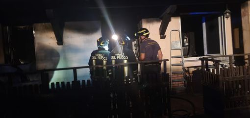 Oggiona Santo Stefano, appartamento in fiamme. Paura per due persone
