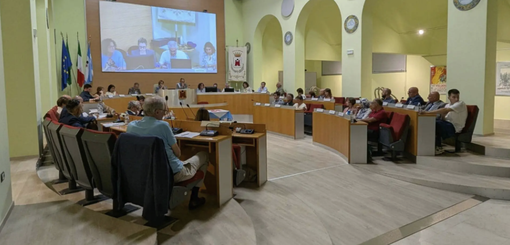 Saronno ha deciso: l’inno nazionale aprirà tutte le sedute del consiglio comunale Saronno ha deciso: l’inno nazionale aprirà tutte le sedute del consiglio comunale