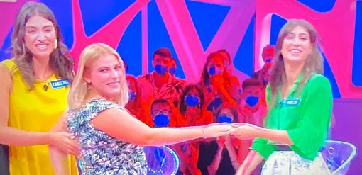 Reazione a catena vincente da 60mila euro: tre ragazze della nostra provincia regine al quiz di Rai 1