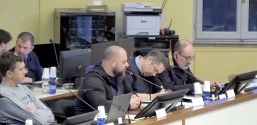 Sos traffico, anche in commissione il caso piazza Vittorio Emanuele (e non solo): «Le pedonalizzazioni non sono sempre la scelta vincente»