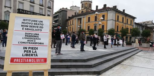 Una precedente manifestazione in piazza a Busto