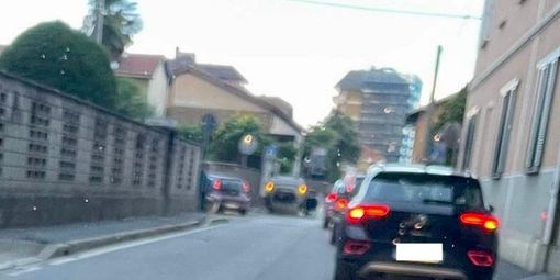 Auto ribaltata a Olgiate, soccorsi due giovani