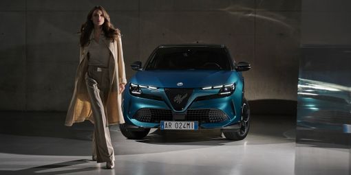 L'Alfa Romeo Junior, l'ultima nata in casa del Biscione. Nella galleria fotografica, ulteriori viste e dettagli dell'auto (foto da sito ufficiale alfaromeo.it)