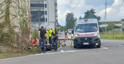 FOTO. Incidente in via Cà Bianca a Busto Arsizio: ferito un giovane motociclista di 21 anni FOTO. Incidente in via Cà Bianca a Busto Arsizio: ferito un giovane motociclista di 21 anni