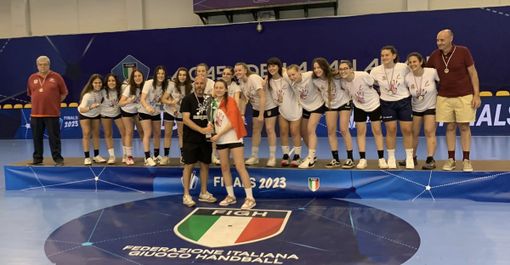 foto e video per cortesia della Pallamano Cassano foto e video per cortesia della Pallamano Cassano