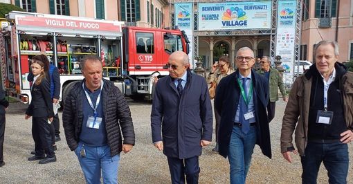 Villaggio della Sicurezza: ieri la visita del Prefetto Salvatore Pasquariello Villaggio della Sicurezza: ieri la visita del Prefetto Salvatore Pasquariello