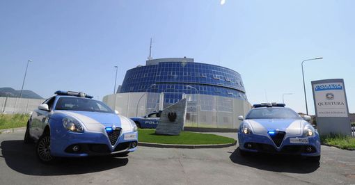 Violenta lite tra due sorelle a Intra: una donna è stata arrestata per tentato omicidio Violenta lite tra due sorelle a Intra: una donna è stata arrestata per tentato omicidio