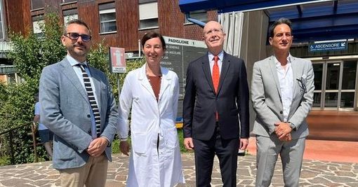 Da sinistra, il direttore sanitario Stefano Schieppati, la direttrice medica di presidio, Francesca Crespi, il questore Enrico Mazza e il direttore sociosanitario John Tremamondo Da sinistra, il direttore sanitario Stefano Schieppati, la direttrice medica di presidio, Francesca Crespi, il questore Enrico Mazza e il direttore sociosanitario John Tremamondo