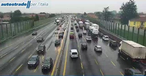Le code di questa mattina sull'Autostrada dei Laghi dalle immagini della webcam di Autostrade