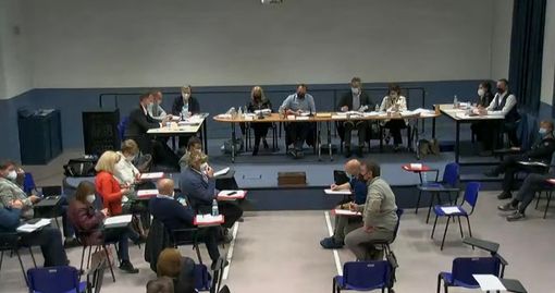 Dopo la metà, il consiglio prosegue senza i rappresentanti di Siamo Fagnano Dopo la metà, il consiglio prosegue senza i rappresentanti di Siamo Fagnano