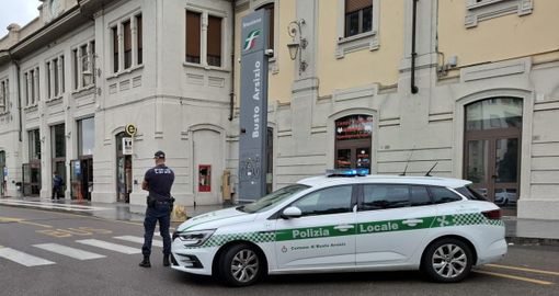 Busto guida la sicurezza: scattano i controlli straordinari in stazioni e fermate. Oltre 120 pattugliamenti al via Busto guida la sicurezza: scattano i controlli straordinari in stazioni e fermate. Oltre 120 pattugliamenti al via