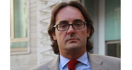 Busto, i libri… non danno la felicità Busto, i libri… non danno la felicità