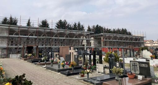 Lavori al cimitero di Solbiate, al via la sistemazione dei colombari deteriorati dalle infiltrazioni