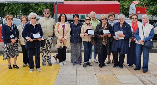 Federcasalinghe in festa in piazzale mercato. Premiate le «colonne» del “So fare”