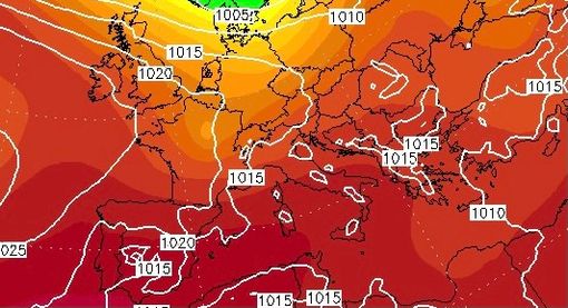 Tutta la foto nella morsa del caldo (foto dalla pagina Facebook di Gianluca Bertoni) Tutta la foto nella morsa del caldo (foto dalla pagina Facebook di Gianluca Bertoni)