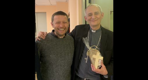 Il presidente della Cei Zuppi in visita al carcere di Busto. Attesa tra i detenuti