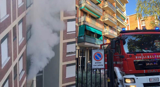 VIDEO. Busto, fiamme dalla cucina: i condomini evacuano la palazzina VIDEO. Busto, fiamme dalla cucina: i condomini evacuano la palazzina
