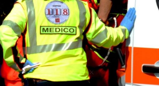 Ciclista investito in piazza Repubblica, ferito un ragazzo di 27 anni