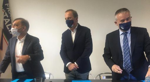 Antonelli con La Russa e Nardi. Sotto, Gualandris, Tovaglieri e Speroni (Lega) Antonelli con La Russa e Nardi. Sotto, Gualandris, Tovaglieri e Speroni (Lega)