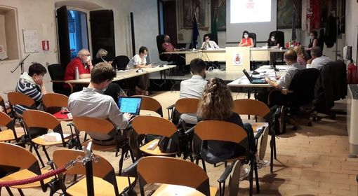 Lonate Pozzolo, il giudizio della Lega sul Consiglio comunale: ridicolo Lonate Pozzolo, il giudizio della Lega sul Consiglio comunale: ridicolo