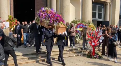 VIDEO. “Ciao Ave”: Varese applaude il suo fiore più bello che arriva a toccare il cielo VIDEO. “Ciao Ave”: Varese applaude il suo fiore più bello che arriva a toccare il cielo