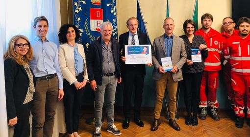 Festa dei nonni, obiettivo prevenzione: in piazza a Busto screening uditivi gratuiti domenica 2 ottobre Festa dei nonni, obiettivo prevenzione: in piazza a Busto screening uditivi gratuiti domenica 2 ottobre