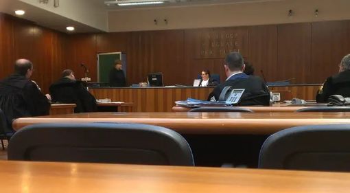 Anziano imprenditore di Tradate derubato di oltre 2 milioni di euro: alla sbarra la ex badante romena Anziano imprenditore di Tradate derubato di oltre 2 milioni di euro: alla sbarra la ex badante romena