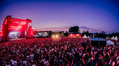Rugby Sound al via, scattano le ordinanze: stop ad alcol, vetro e accessi all'Isola del Castello Rugby Sound al via, scattano le ordinanze: stop ad alcol, vetro e accessi all'Isola del Castello