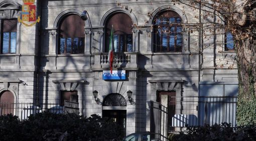 Busto, arrestato il &quot;trasformista della tastiera&quot;: ricattava sessualmente le sue vittime per estorcere denaro