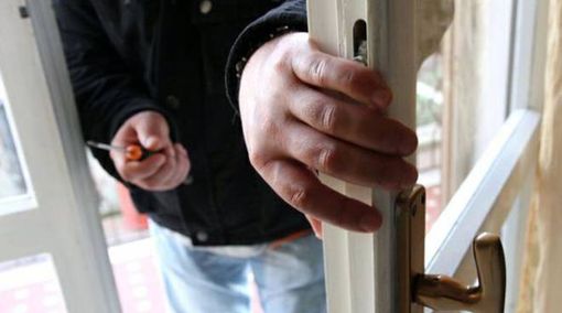 Tempo di vacanza... e di furti. Da Regione Lombardia le 7 regole d'oro per tenere lontani i ladri Tempo di vacanza... e di furti. Da Regione Lombardia le 7 regole d'oro per tenere lontani i ladri