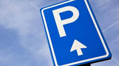 Parcheggi al Del Ponte e in via Monte Rosa, «problema irrisolto. Basta giocare con chi ci garantisce la salute» Parcheggi al Del Ponte e in via Monte Rosa, «problema irrisolto. Basta giocare con chi ci garantisce la salute»