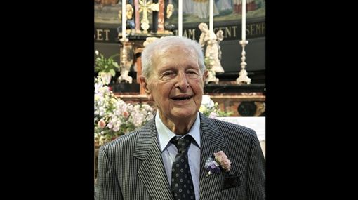 Eleganza e simpatia: ciao Peppino «portatore di gioia»