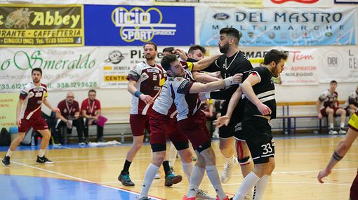 Un'azione della partita (Foto di Doriano Picirchiani) Un'azione della partita (Foto di Doriano Picirchiani)