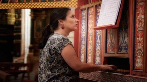Nella parrocchiale di Gorla Maggiore l’organista Alize Manedizabal rivisita un repertorio di musica classica