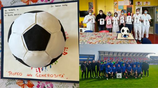 Tigrotti ancora in gol: nuovo rifornimento di bavaglini biancoblu in Pediatria