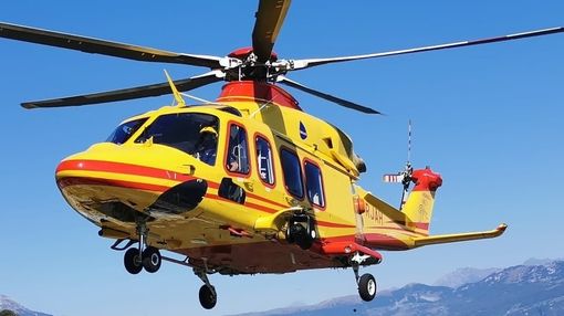 Anziano in carrozzina investito da un'auto: un morto nel Comasco