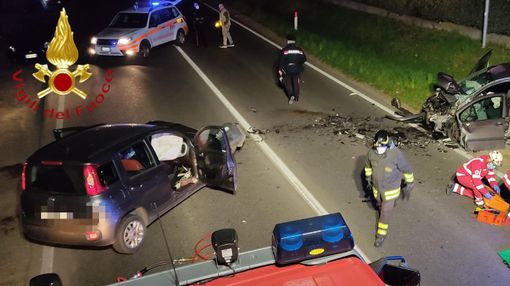 Paura a Cermenate: terribile scontro tra auto, coinvolti anche 3 bambini. Sei feriti in ospedale, uno al Circolo