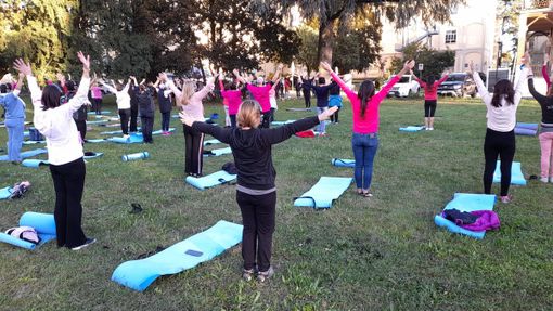 Palestra a cielo aperto all'ospedale di Busto per #ValleOlonaPinkWalk