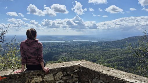 Weeekend ideale per una gita in collina e in montagna nella provincia dei 7 laghi (foto Mario Chiodetti)