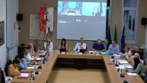 In consiglio a Marnate il clima è sempre più rovente, Qui per Esserci lascia due volte il tavolo In consiglio a Marnate il clima è sempre più rovente, Qui per Esserci lascia due volte il tavolo