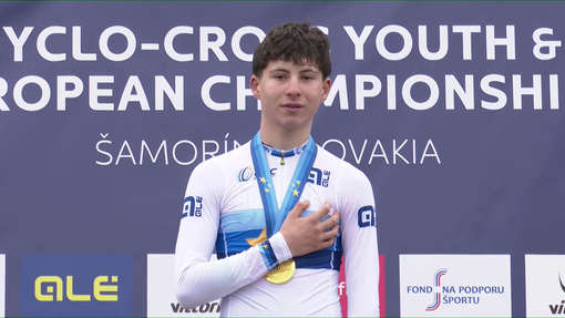 Inno di Mameli e medaglia d'oro per il bustocco Luca Ferro, campione europeo di ciclocross Inno di Mameli e medaglia d'oro per il bustocco Luca Ferro, campione europeo di ciclocross