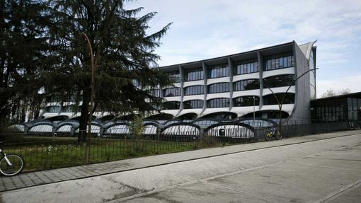Violenza alla fermata del pullman, lo sgomento dell’Isis Facchinetti: «Un episodio che ci addolora e preoccupa» Violenza alla fermata del pullman, lo sgomento dell’Isis Facchinetti: «Un episodio che ci addolora e preoccupa»