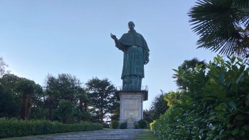 Arona, il San Carlone apre alle visite serali. Il 31 agosto concerto dedicato a De André ai piedi della statua Arona, il San Carlone apre alle visite serali. Il 31 agosto concerto dedicato a De André ai piedi della statua